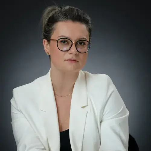 dr Aleksandra Komar